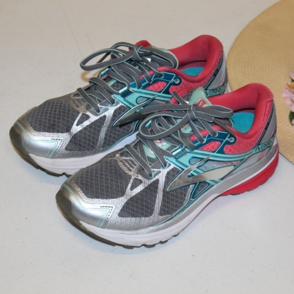 brooks ravenna size 7